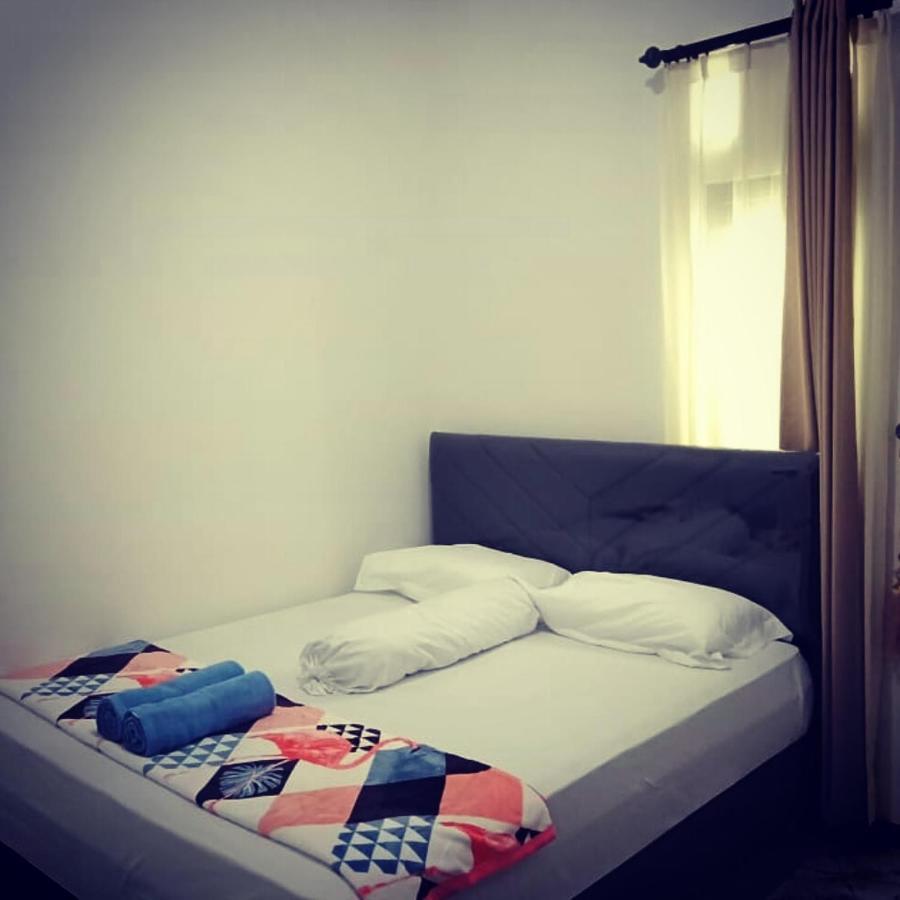Zg Homestay Solo Sumber  Eksteriør billede