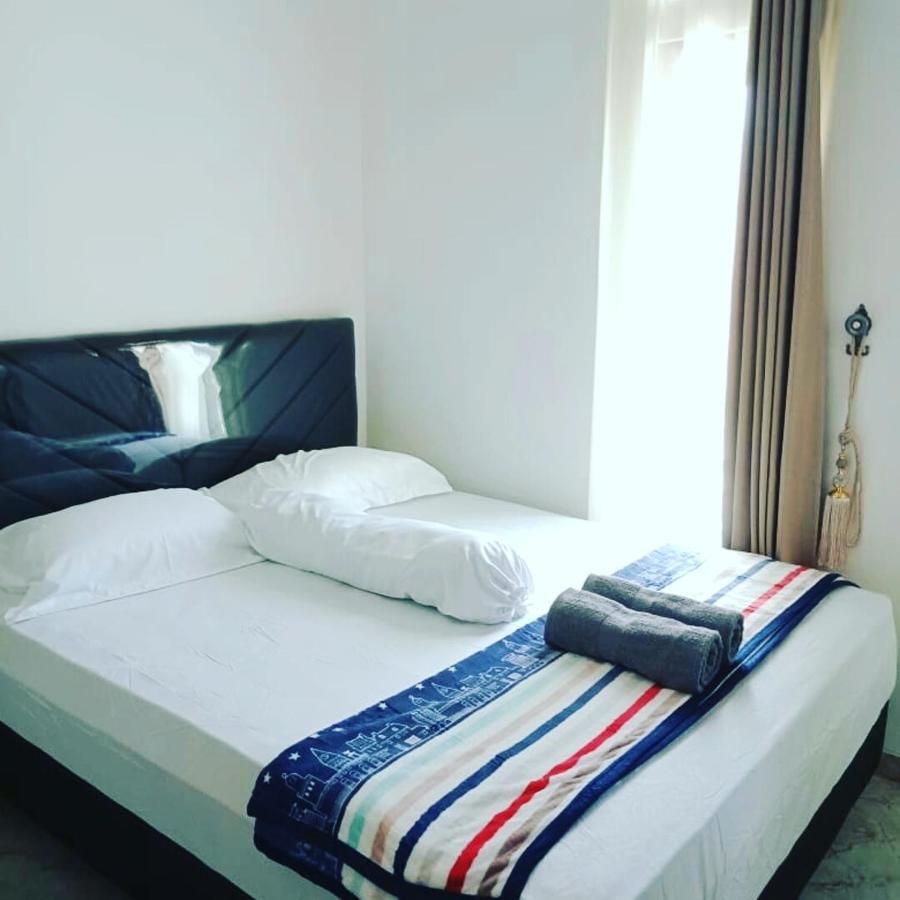 Zg Homestay Solo Sumber  Eksteriør billede
